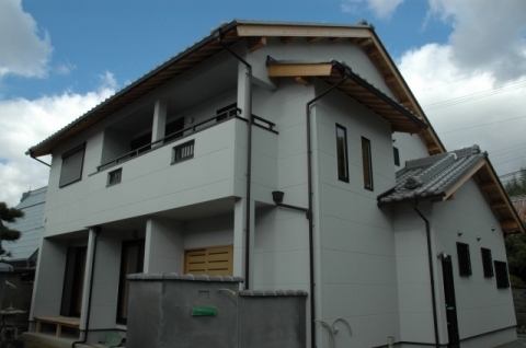 和風建築／代々住み継がれた日本建築の家から和モダン風の家に。